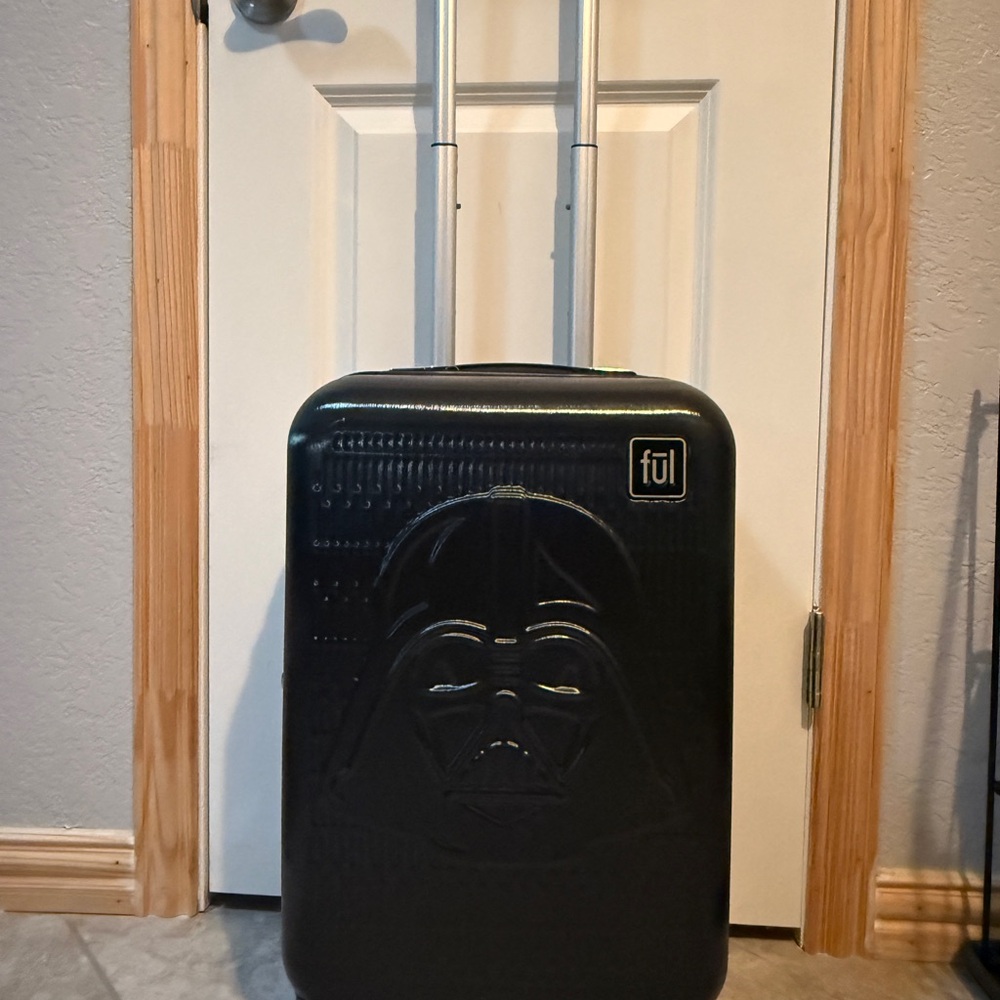 NWOT Star Wars Darth Vader Embossed Hardside 22" Expandable Carry On luggage